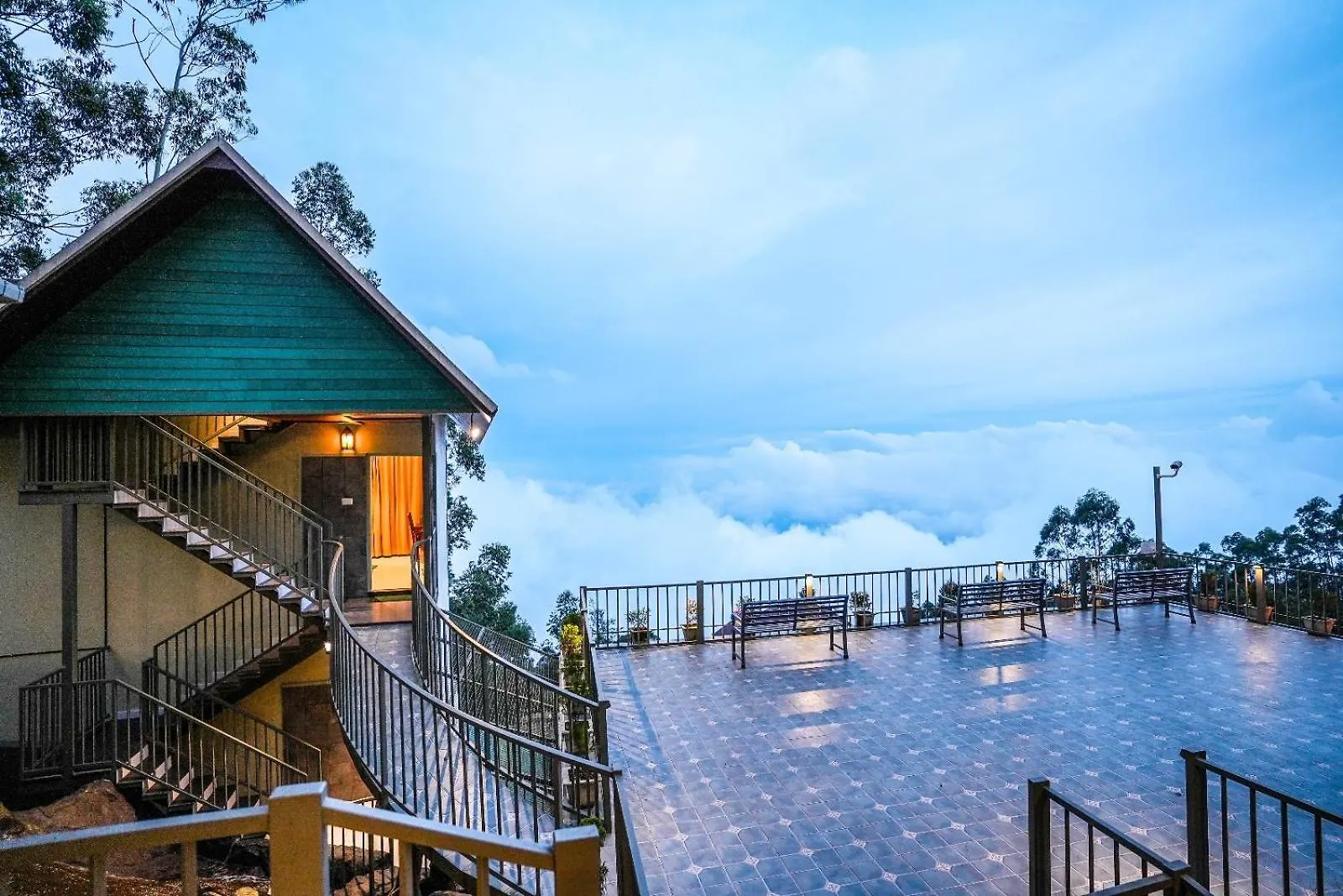 לינה וארוחת בוקר Chinnakanal Haze Mountain Resorts